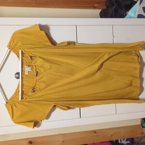 Cap Sleeve Shirt with detail neckline